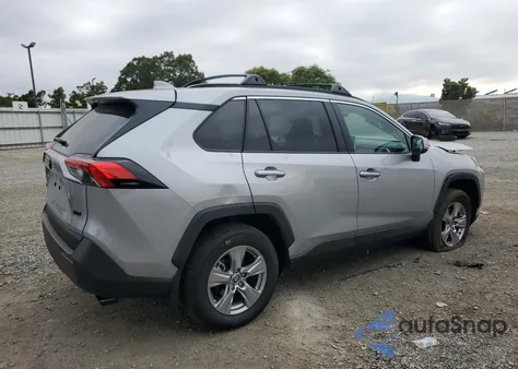 2025 Toyota Rav4 Xle z USA, uszkodzony, nr VIN 2T3W1RFV6SW401338